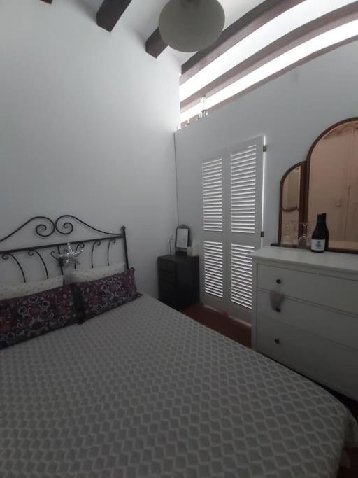 Small Room In Sants With Huge Terrace Βαρκελώνη Εξωτερικό φωτογραφία