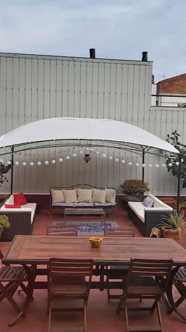 Small Room In Sants With Huge Terrace Βαρκελώνη Εξωτερικό φωτογραφία