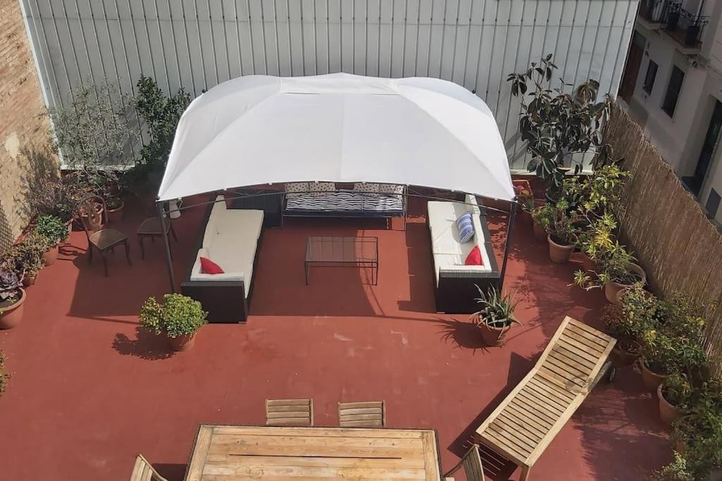 Small Room In Sants With Huge Terrace Βαρκελώνη Εξωτερικό φωτογραφία